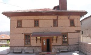 Ağaç Ayak Camii