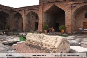 Kırmızı Medrese